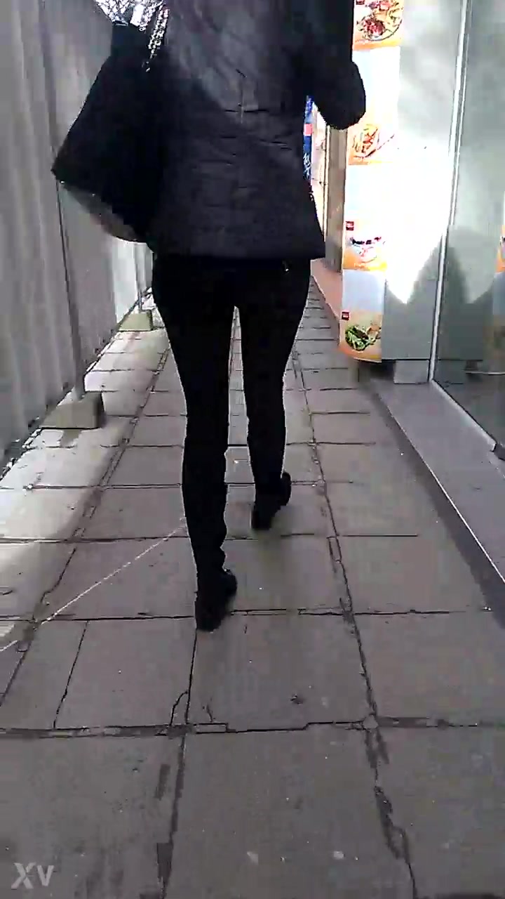milf walking2