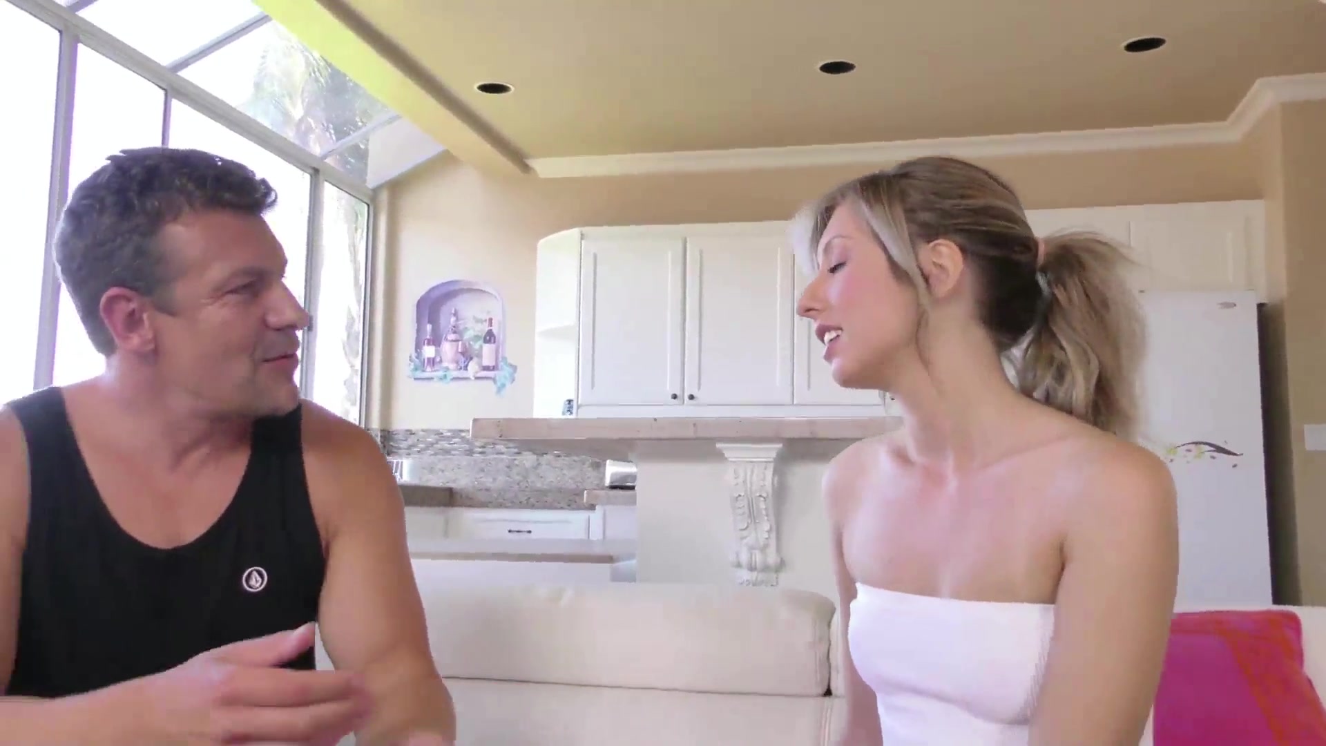Daphne Dare Pussy Eating Practice On Stepsis