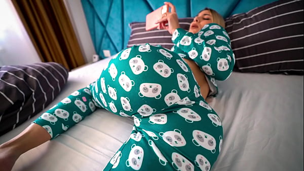 Sister Caught Masturbating To Porn Next To Me - Free MILF Video