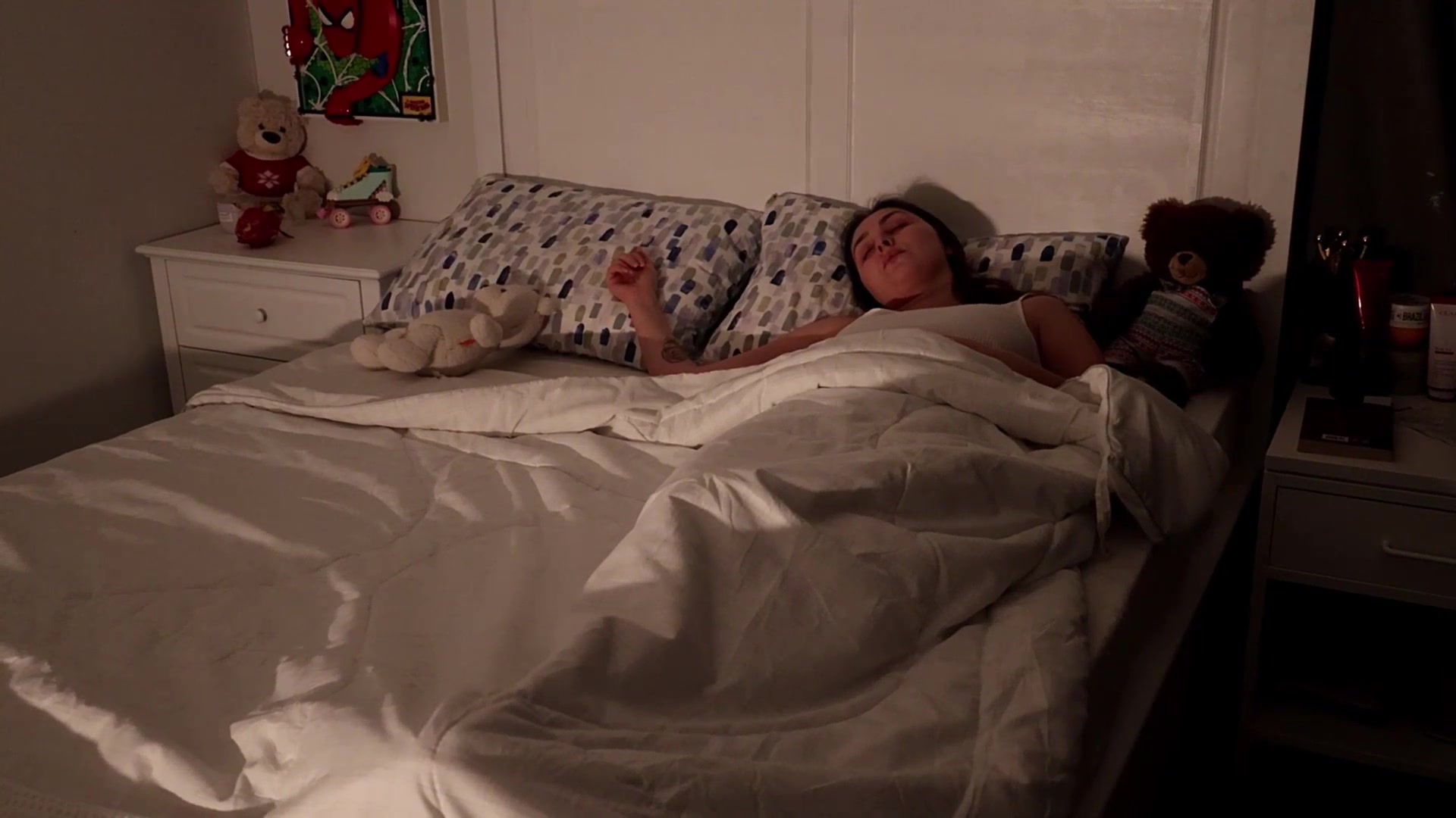 Stepmom And Stepsister Snatch - Free MILF Video