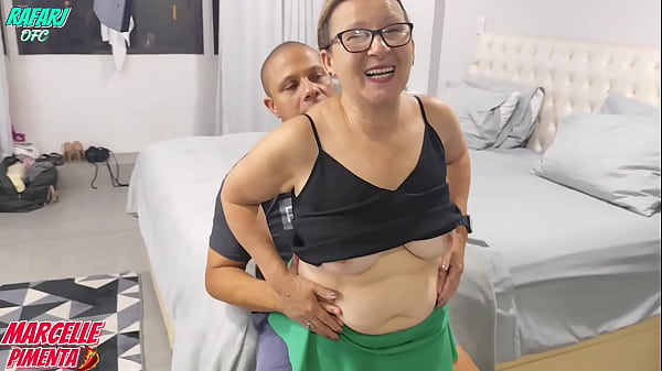 Aunt Michelle Teaches kids - Free MILF Video