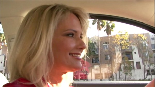 Pussy hunting with stepmom - Free MILF Video