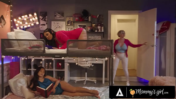 Mommy caught you at the right time - Free MILF Video