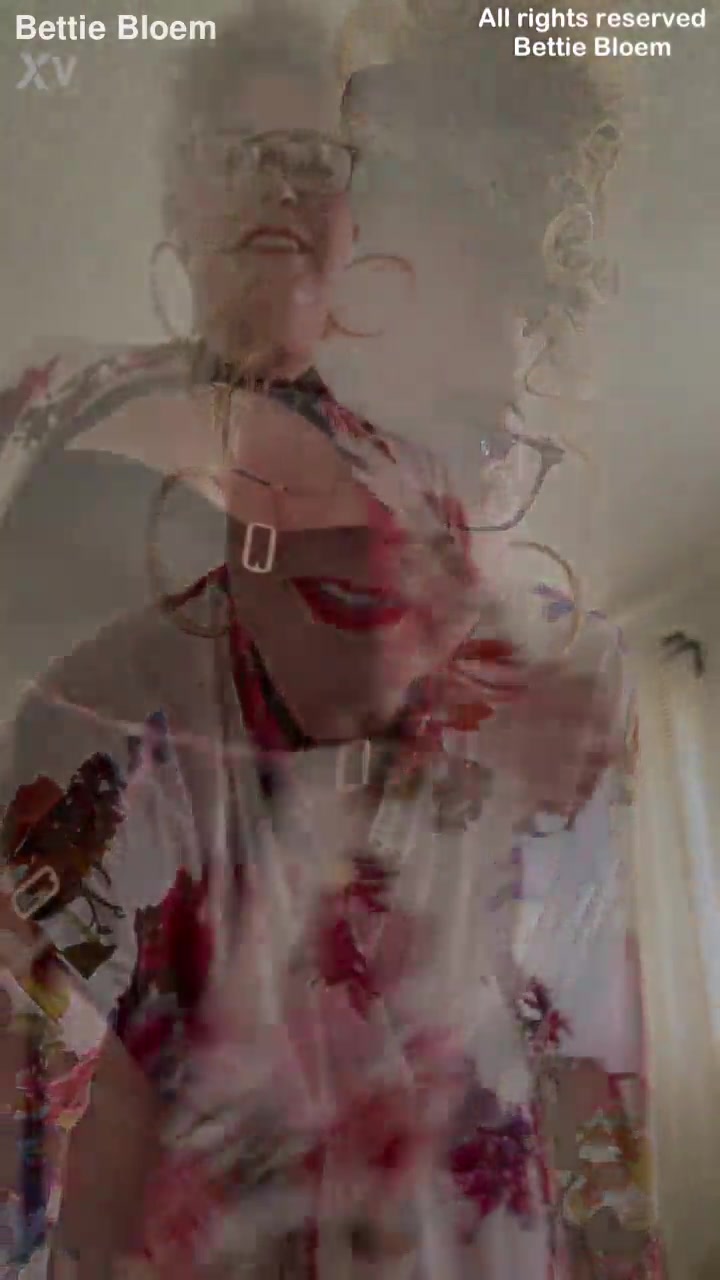 Watching mommy - Free MILF Video