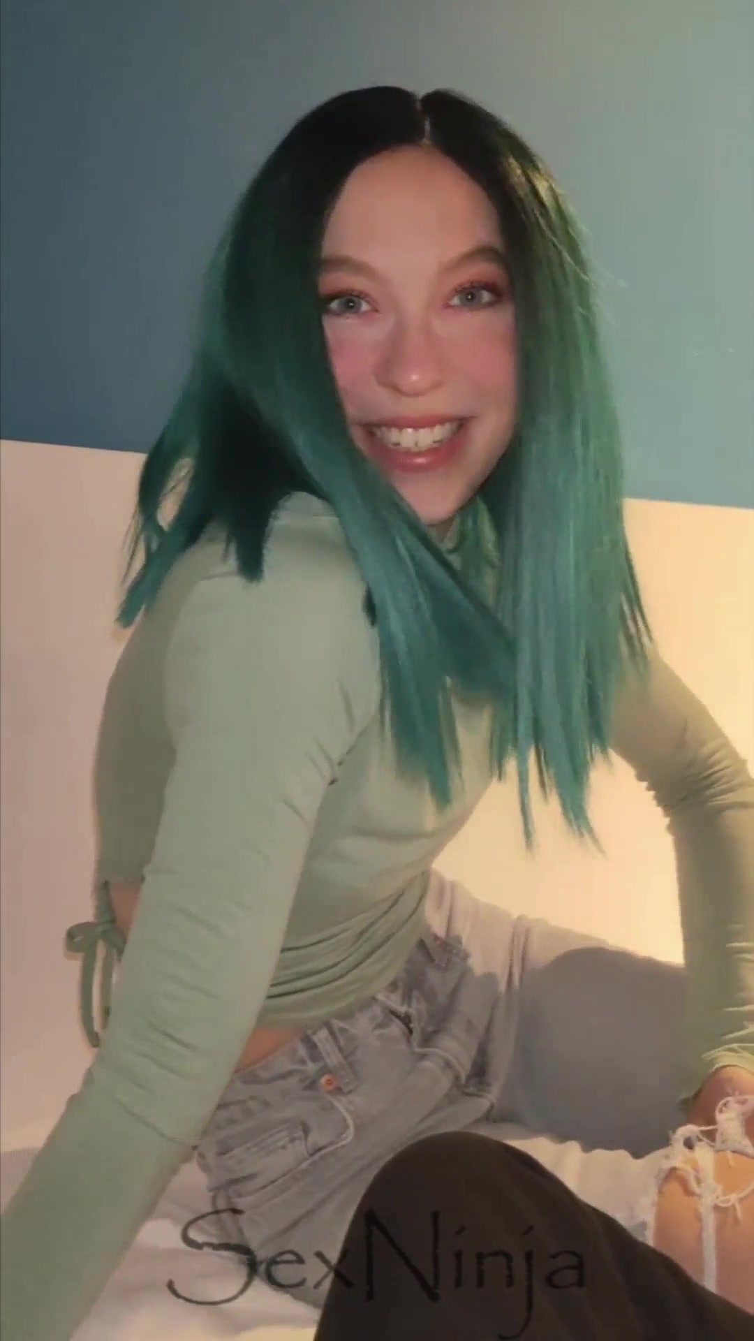 Daughter's dick massage - Free MILF Video
