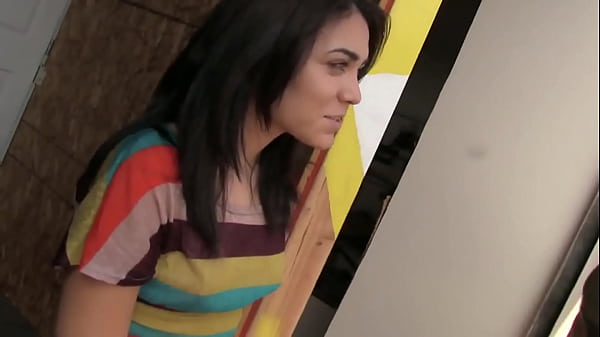 Too hot to handle - Free MILF Video