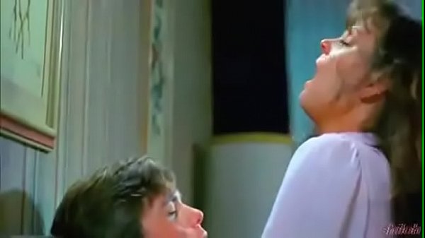 Older milf Sucking a massive cock